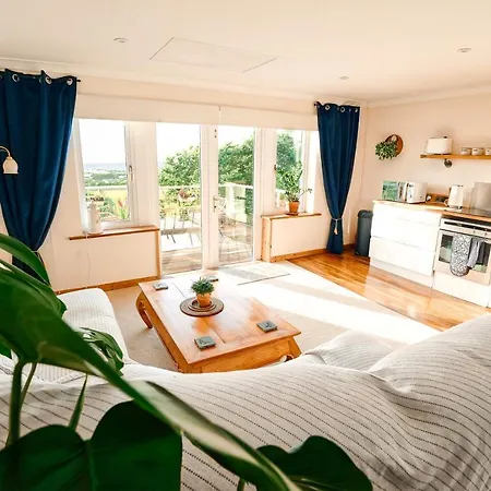 Spacious Sea-view Apt. Overlooking St Ives Bay Apartamento